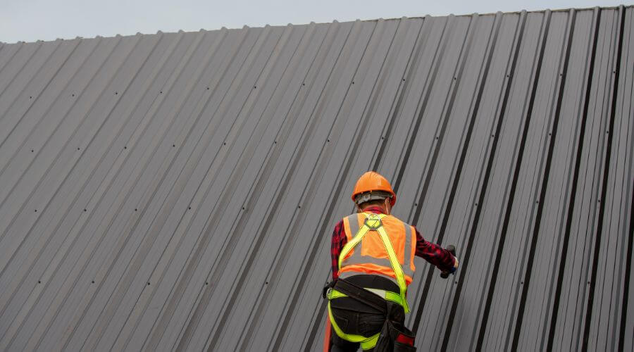 Professional metal roof installation services in Barstow, IL